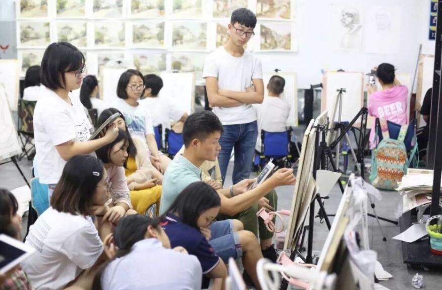 为什么要参加美术集训?一般要花费多少钱呢?